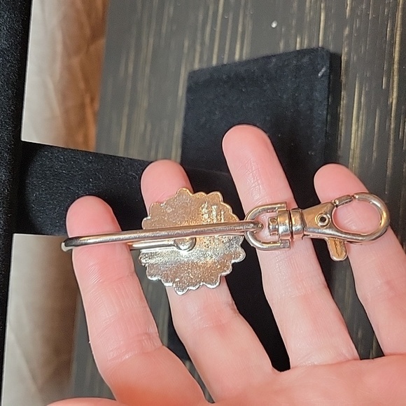 Alexx Flower Purse Key Finder - Picture 3 of 4